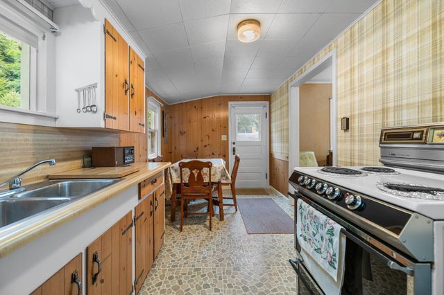 7548 S Dune Highway, Empire, MI 49630