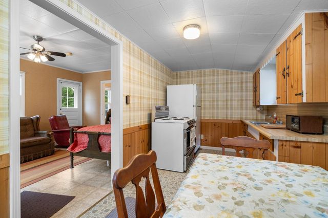 7548 S Dune Highway, Empire, MI 49630