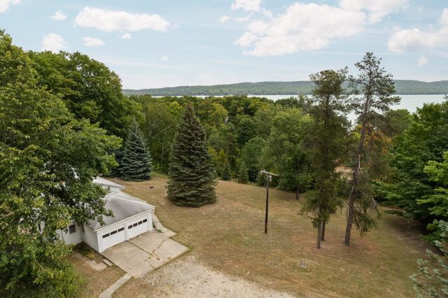 7548 S Dune Highway, Empire, MI 49630