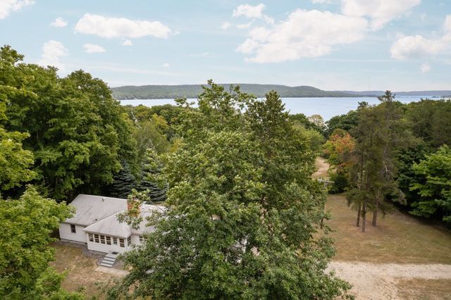 7548 S Dune Highway, Empire, MI 49630