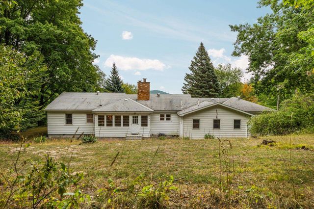 7548 S Dune Highway, Empire, MI 49630