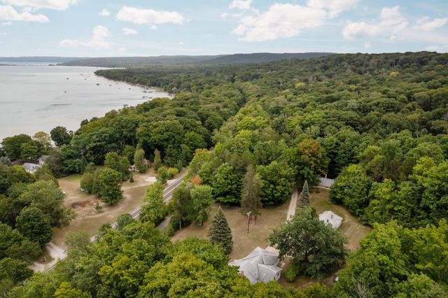 7548 S Dune Highway, Empire, MI 49630