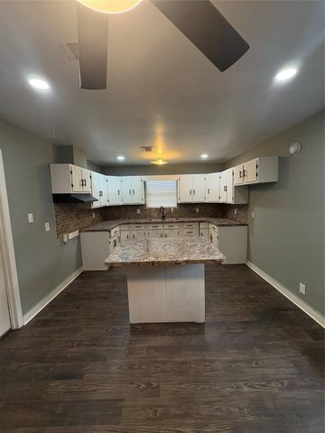 1301 Magnolia Point, Huffman, TX 77336