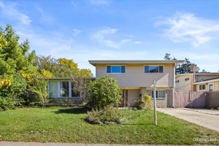 521 Michael Mnr, Glenview, IL 60025