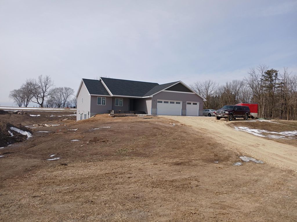 922 County Road T, Hammond, WI 54015