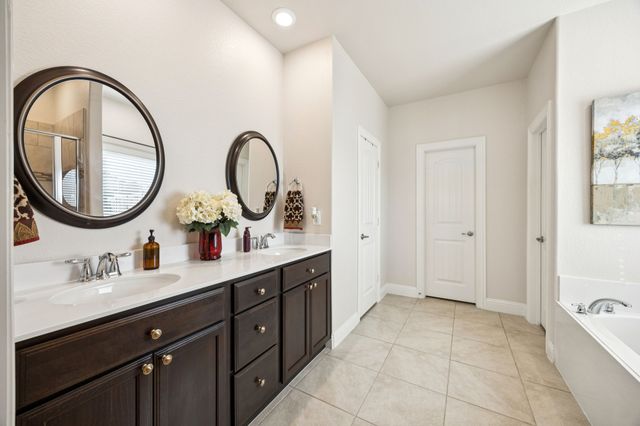 520 Winnetka Drive, Oak Point, TX 75068