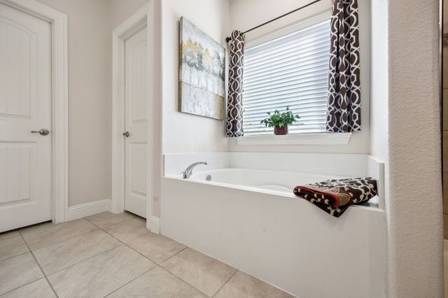 520 Winnetka Drive, Oak Point, TX 75068