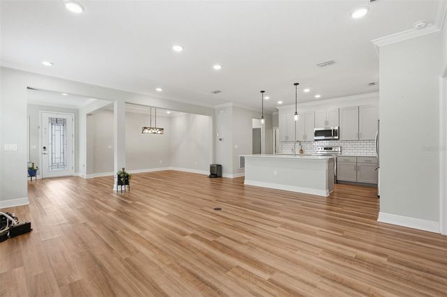 31068 JAZZ LEAF PLACE, San Antonio, FL 33576