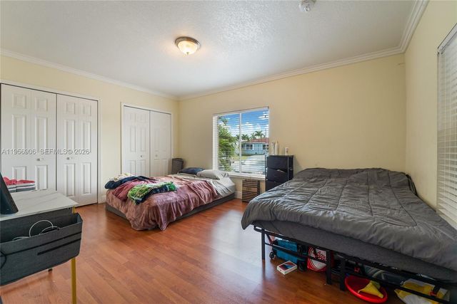 6881 SW 27th St, Miami, FL 33155