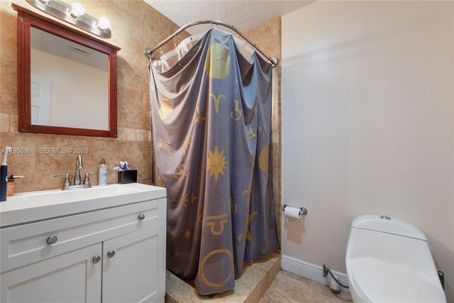 6881 SW 27th St, Miami, FL 33155