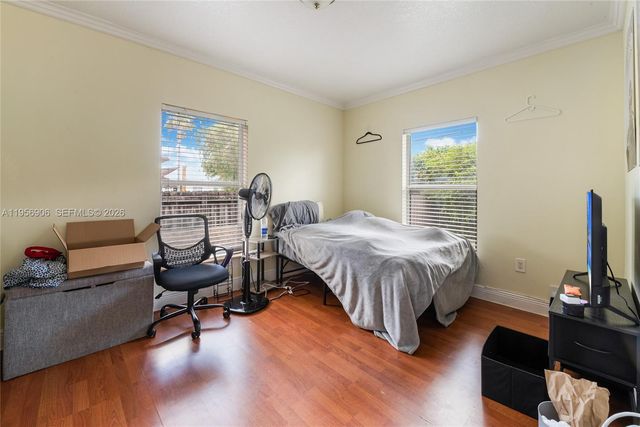 6881 SW 27th St, Miami, FL 33155