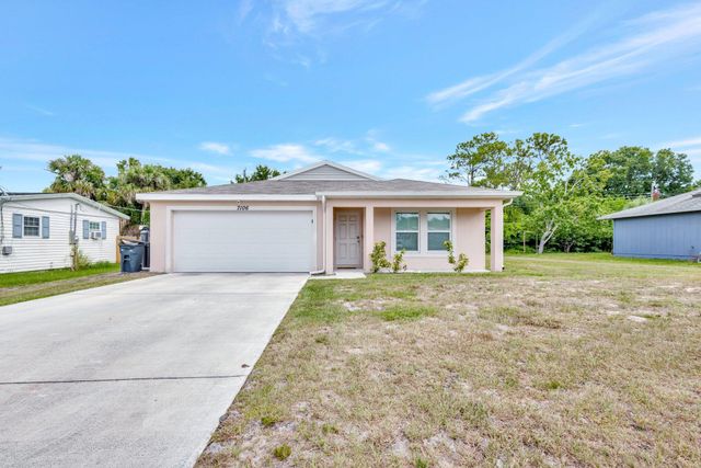 7106 Lakeland Boulevard, Fort Pierce, FL 34951