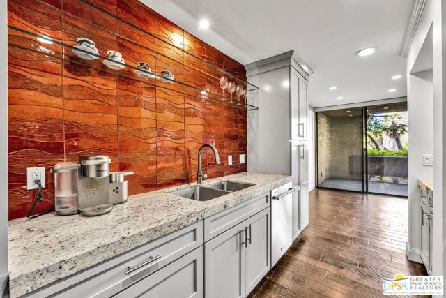 1660 S La Reina Way 1A, Palm Springs, CA 92264