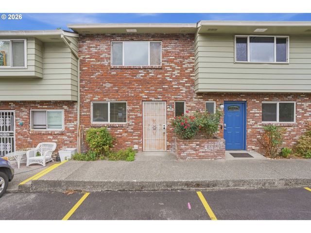 1304 Ne HOGAN Dr, Gresham, OR 97030