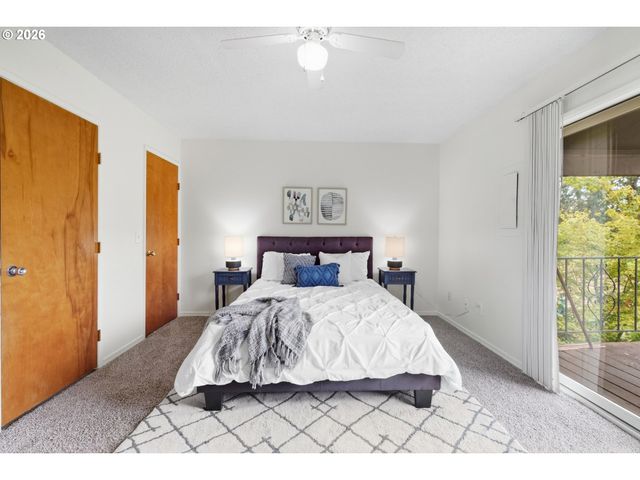 1304 Ne HOGAN Dr, Gresham, OR 97030