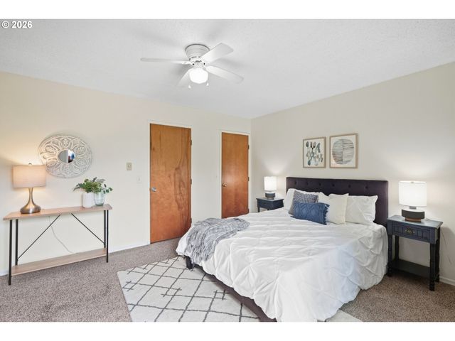1304 Ne HOGAN Dr, Gresham, OR 97030