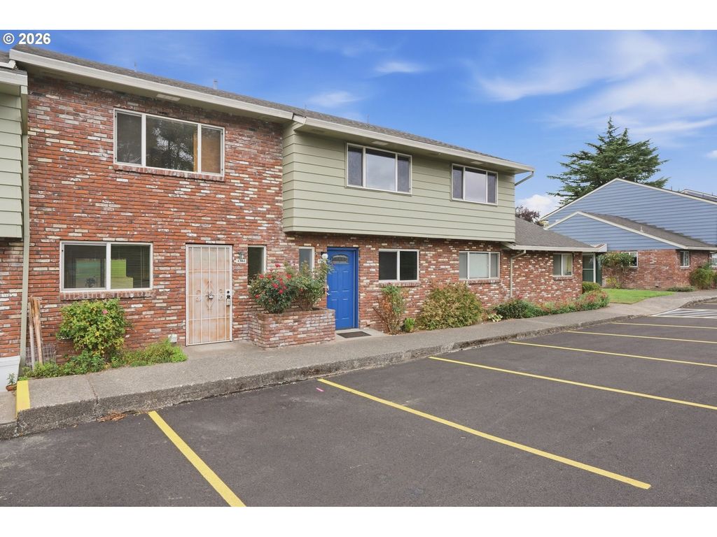 1304 Ne HOGAN Dr, Gresham, OR 97030