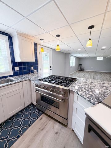 15703 Old State Road, Evansville, IN 47725