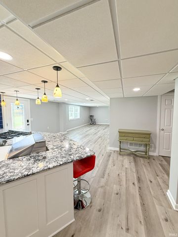 15703 Old State Road, Evansville, IN 47725