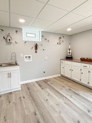 15703 Old State Road, Evansville, IN 47725