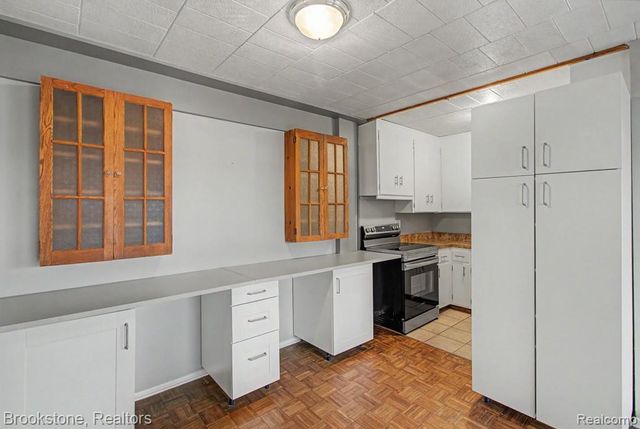8300 E Jefferson Avenue 308, Detroit, MI 48209