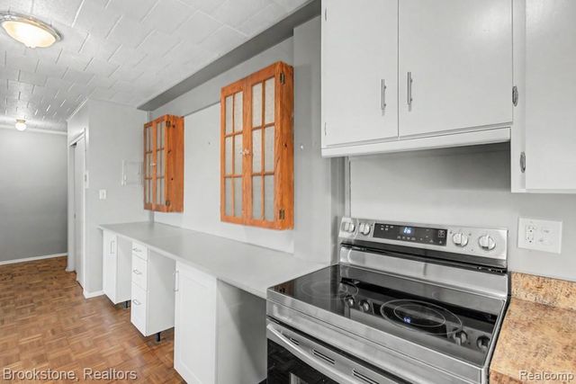 8300 E Jefferson Avenue 308, Detroit, MI 48209