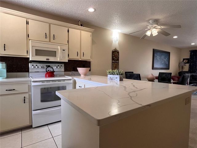 6033 34TH STREET W 114, Bradenton, FL 34210