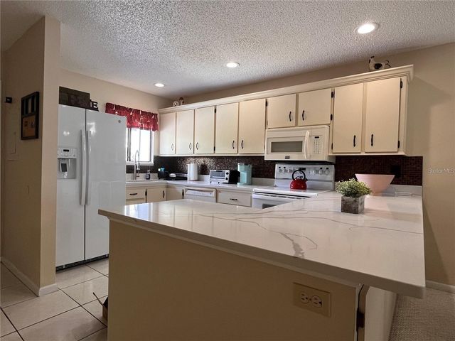 6033 34TH STREET W 114, Bradenton, FL 34210