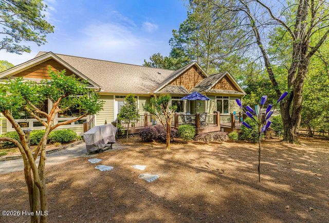 2 Fur Court W, Pinehurst, NC 28374