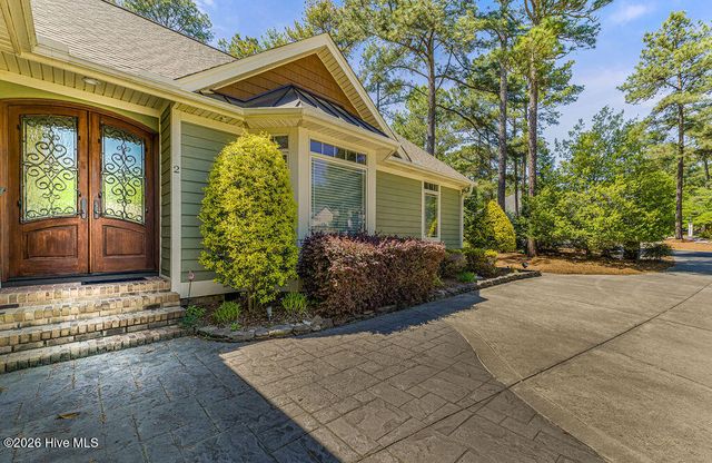2 Fur Court W, Pinehurst, NC 28374