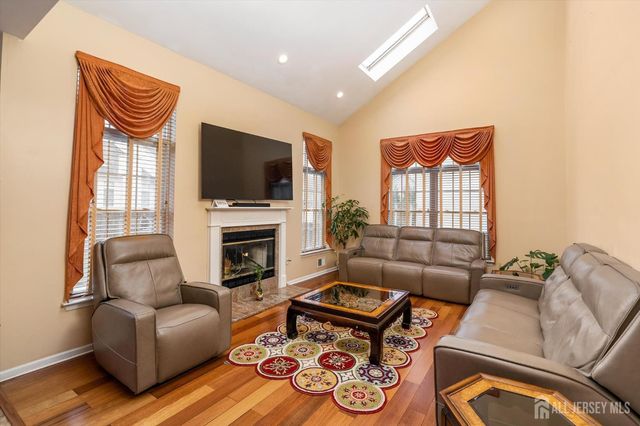 33 Yorktown Road, South Brunswick, NJ 08852
