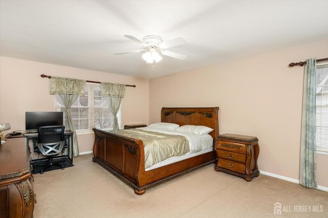 33 Yorktown Road, South Brunswick, NJ 08852