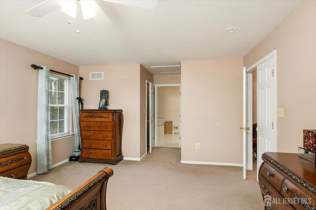 33 Yorktown Road, South Brunswick, NJ 08852