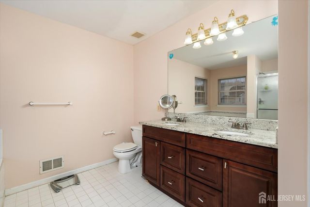 33 Yorktown Road, South Brunswick, NJ 08852