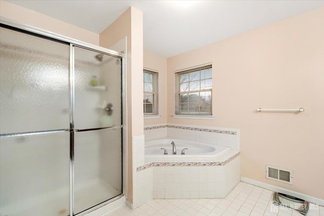 33 Yorktown Road, South Brunswick, NJ 08852