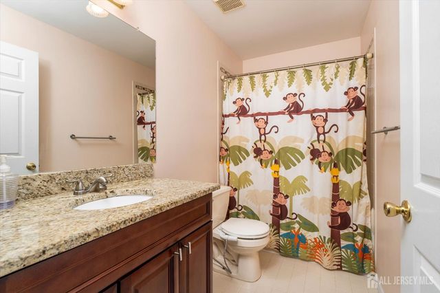 33 Yorktown Road, South Brunswick, NJ 08852
