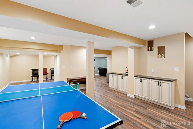 33 Yorktown Road, South Brunswick, NJ 08852
