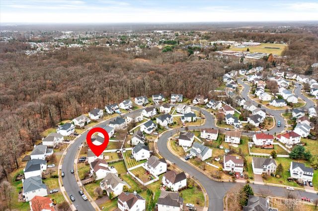 33 Yorktown Road, South Brunswick, NJ 08852