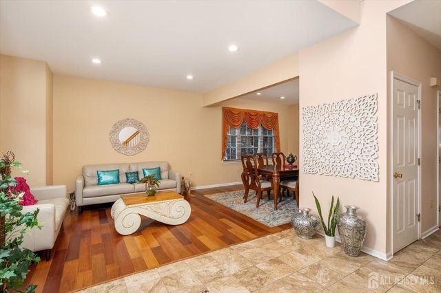 33 Yorktown Road, South Brunswick, NJ 08852