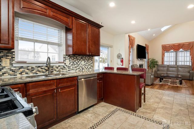 33 Yorktown Road, South Brunswick, NJ 08852