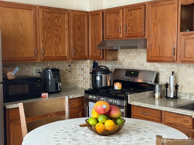 794 Robbins Street, Perth Amboy, NJ 08861