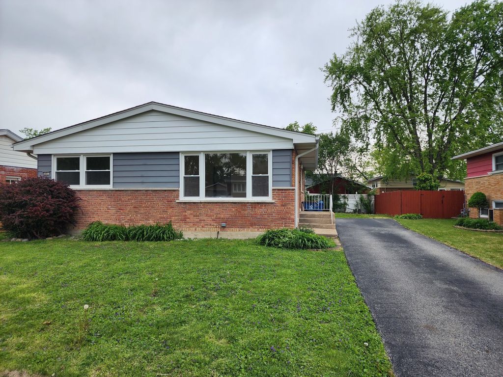 151 Amy Street, Chicago Heights, IL 60411