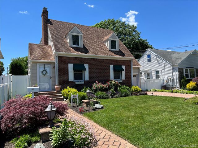 708 Clemons Street, Bellmore, NY 11710