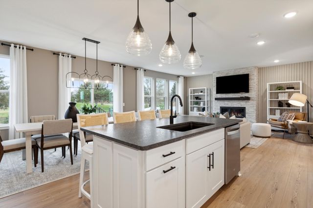 1584 Norbert Lane, Shakopee, MN 55379