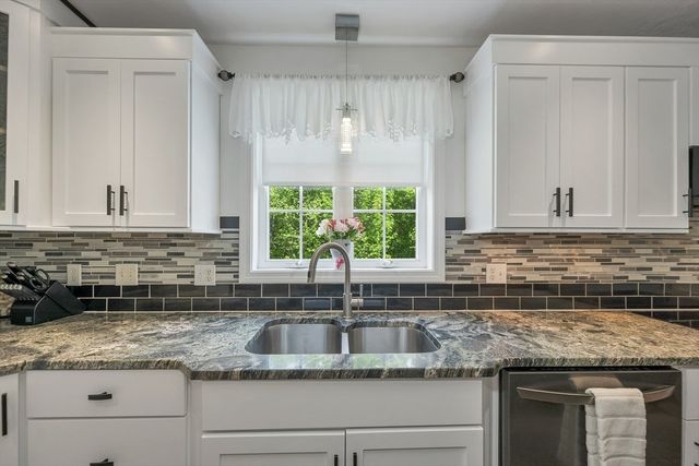 537 Pingree Hill, Auburn, NH 03032