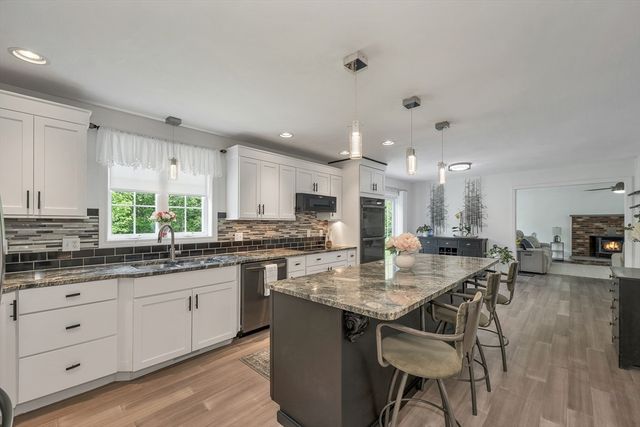 537 Pingree Hill, Auburn, NH 03032