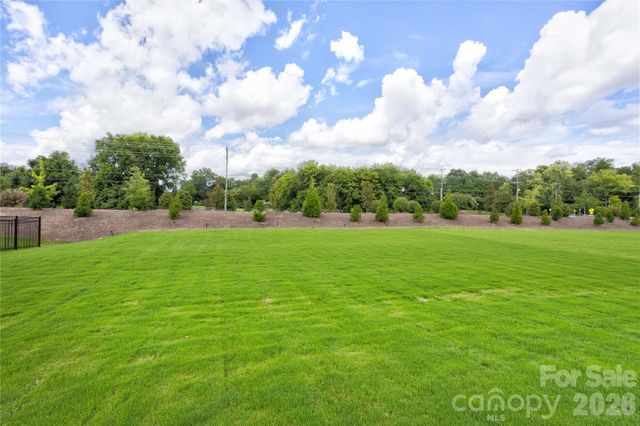 3826 Dahlia Drive, Harrisburg, NC 28075