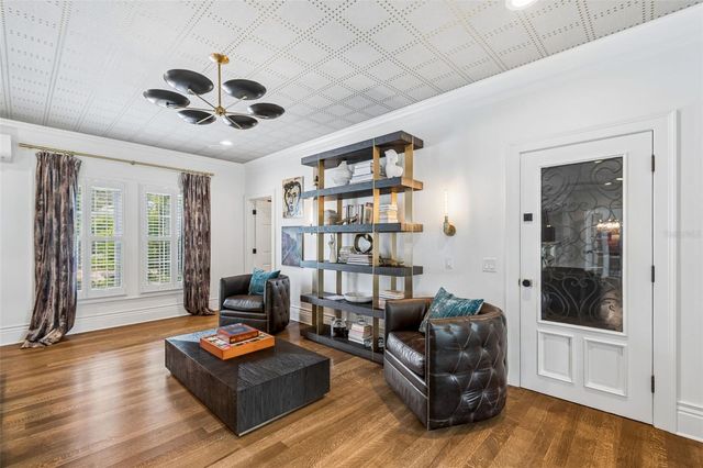 3313 W MULLEN AVENUE, Tampa, FL 33609