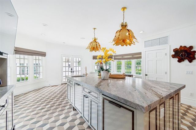 3313 W MULLEN AVENUE, Tampa, FL 33609