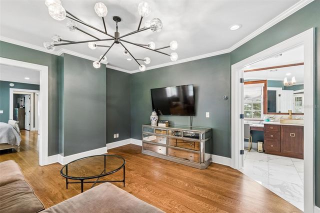 3313 W MULLEN AVENUE, Tampa, FL 33609